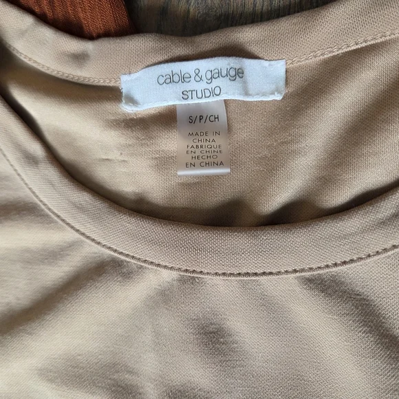 XS/S Mixed Textured Tops - Picture 9 of 12